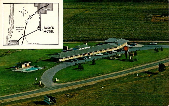 Bushs Motel - Vintage Postcard